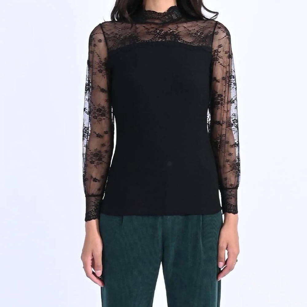 Molly Bracken Black Blouse!